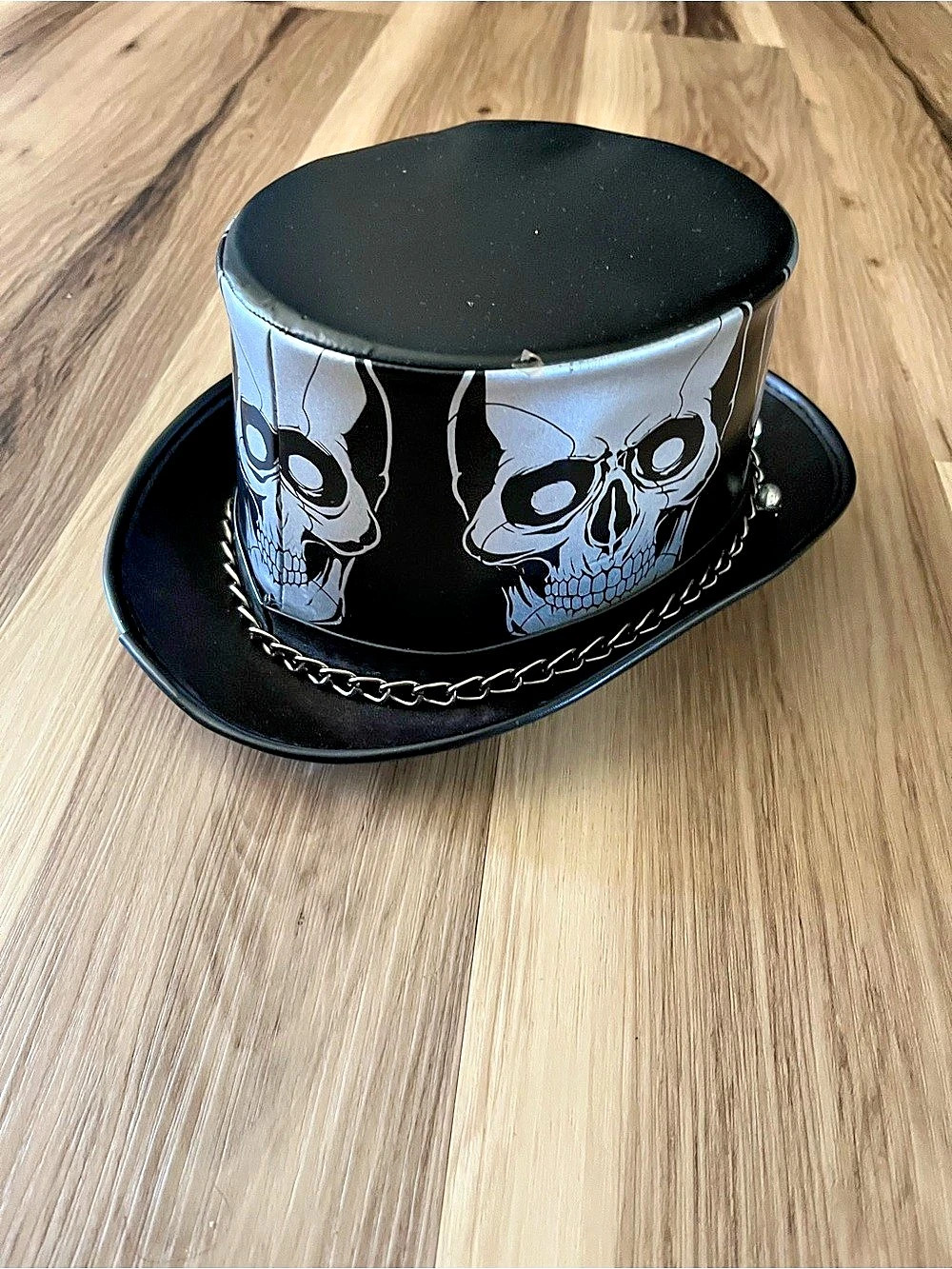 Skull Print Top Hat in Black & White